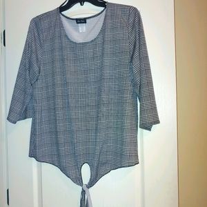 Black/white Hounds Tooth Blouse by Star Vixen